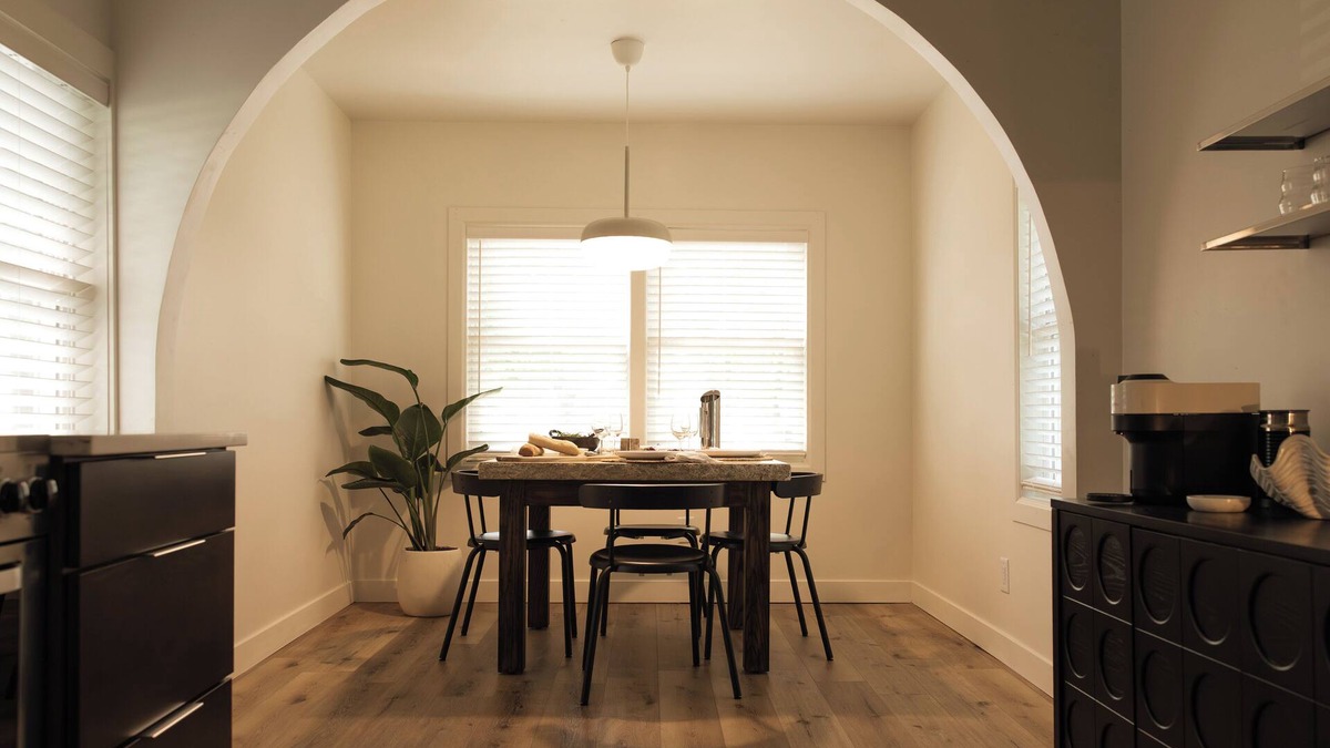 Dixon House | Aesthetic 2-bedroom house in welcoming Dixon near downtown Dixon.