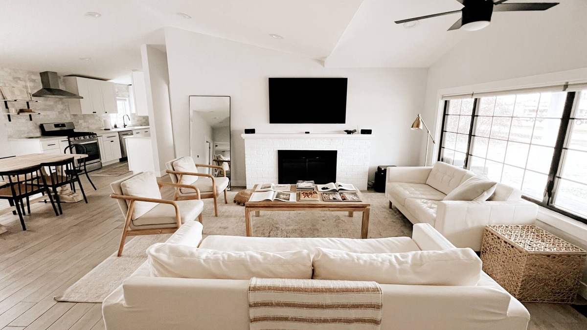 Troy House | Aesthetic ranch style home with modern furnishings