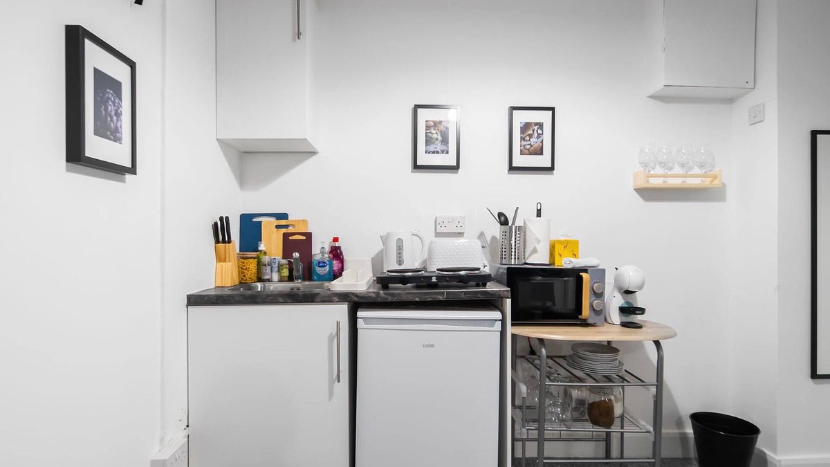 Southgate Apartment | Affordable 2 Bed Flat in London, N14 1C