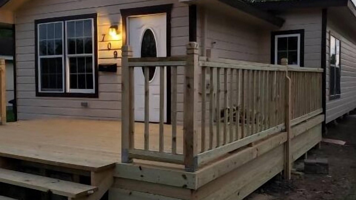 Central City House | Affordable 4 bedroom private vacation home. Child, pet friendly. Large yard.
