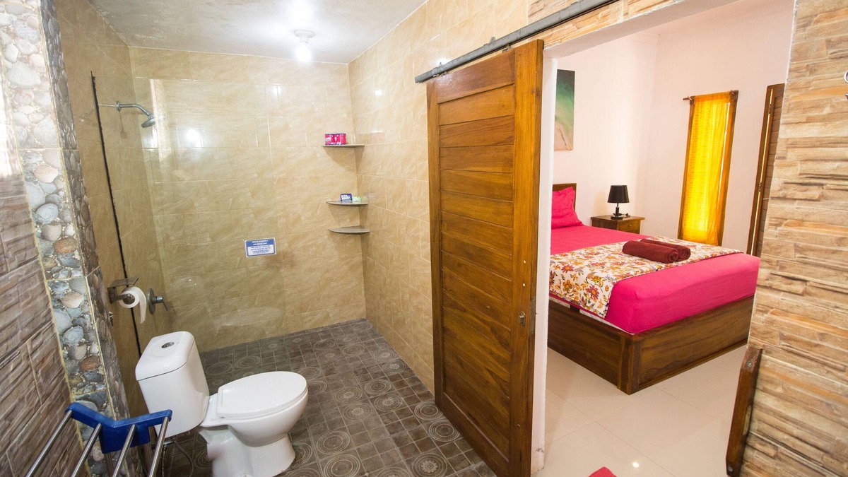 Klumpu Cottage | Affordable Comfy Bedroom and Great Location Near Harbor 5 Min from The Beach
