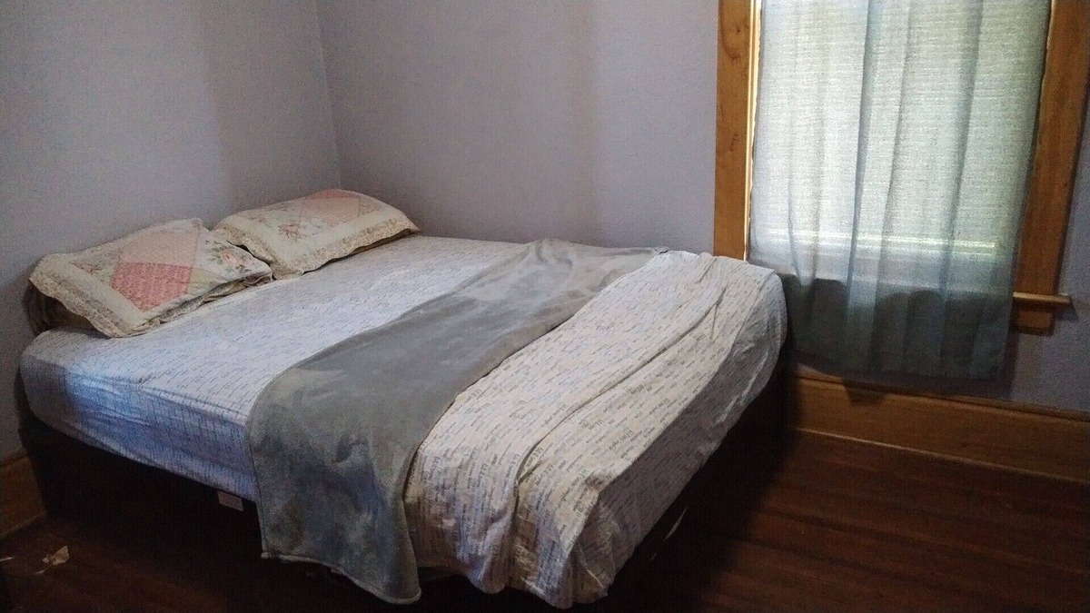 Galesburg House | Affordable cool and nice place to stay when thinking of short vacation