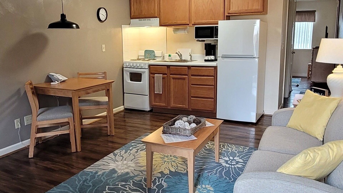 Roanoke Hotel | Affordable Corporate Suites - Lanford