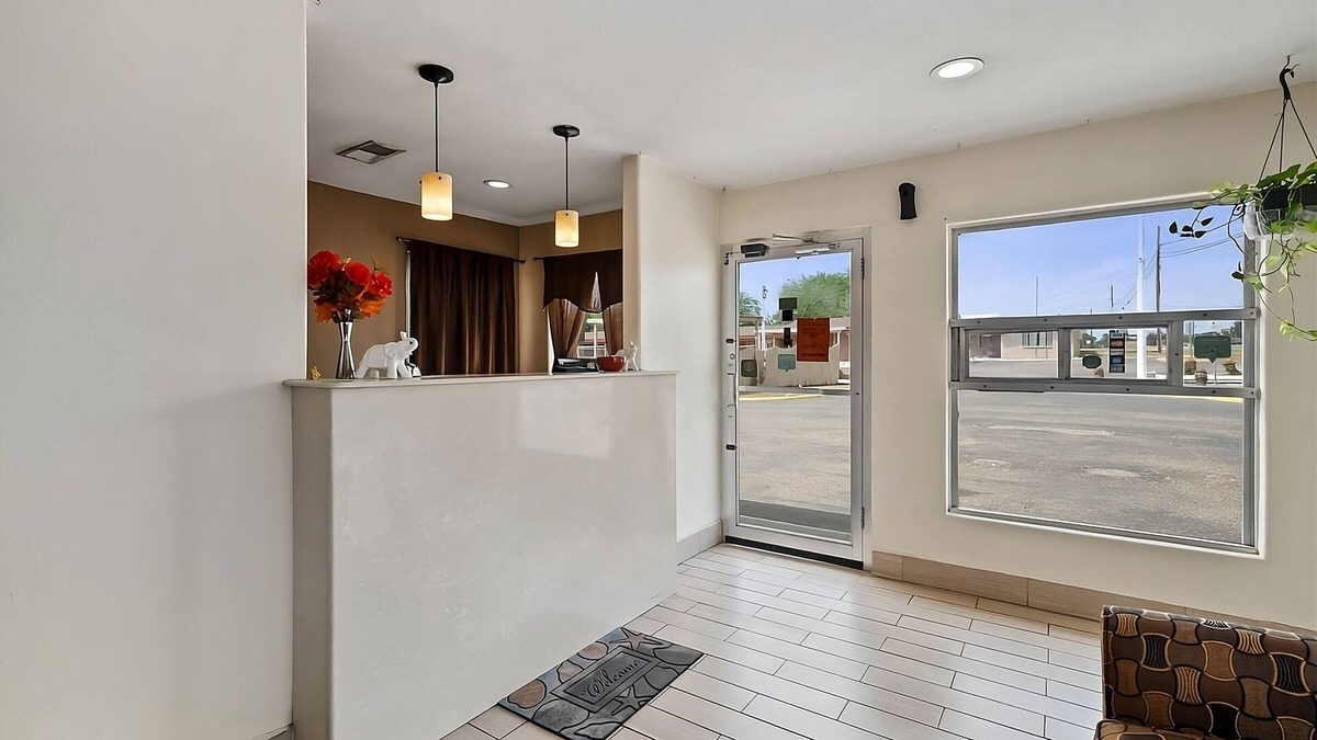 Beeville House | Affordable Getaway! 3 Sleek Units, Pet-Friendly, Free Parking Onsite