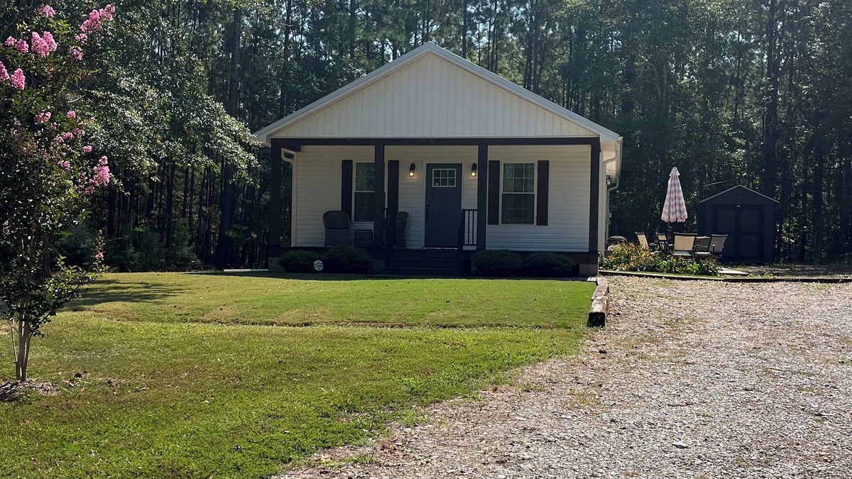 Abbeville County Cottage | Affordable Luxury/Quiet/2 min to Erskine College & The Renaissance