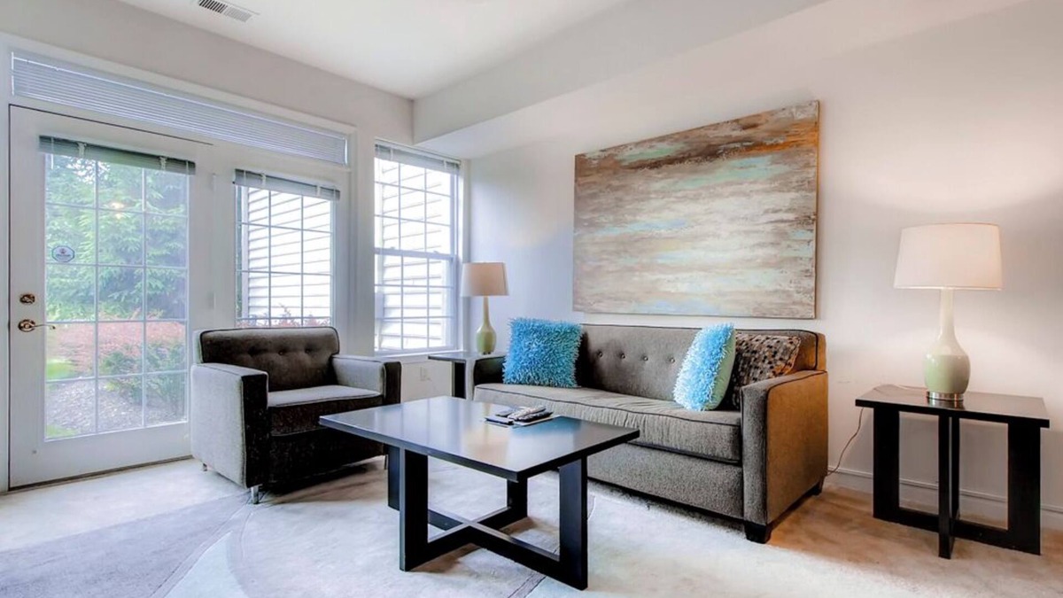 Princeton Meadows Apartment | Affordable Plainsboro Stay! Close to Trader Joes & Whole foods