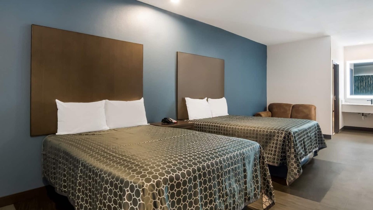 Forest Hill Hotel | Affordable Room Near Downtown Fort Worth – Perfect Location for Exploring