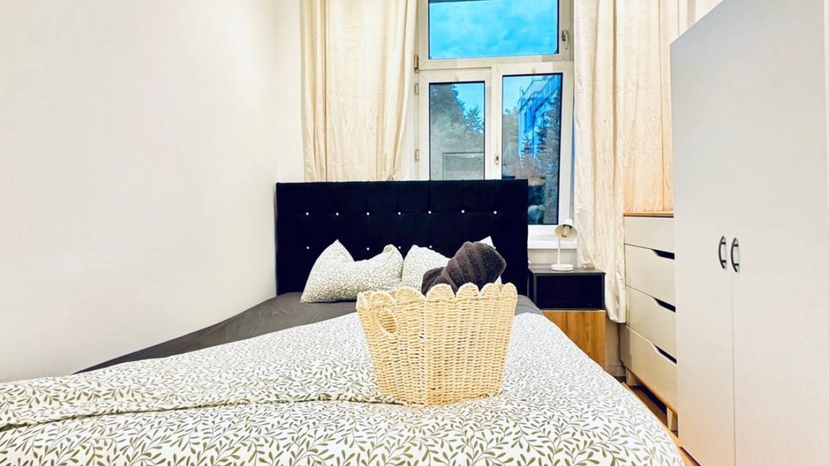 Klosterneuburg Apartment | Affordable Studio with Kitchen & Private Bath – Central Location