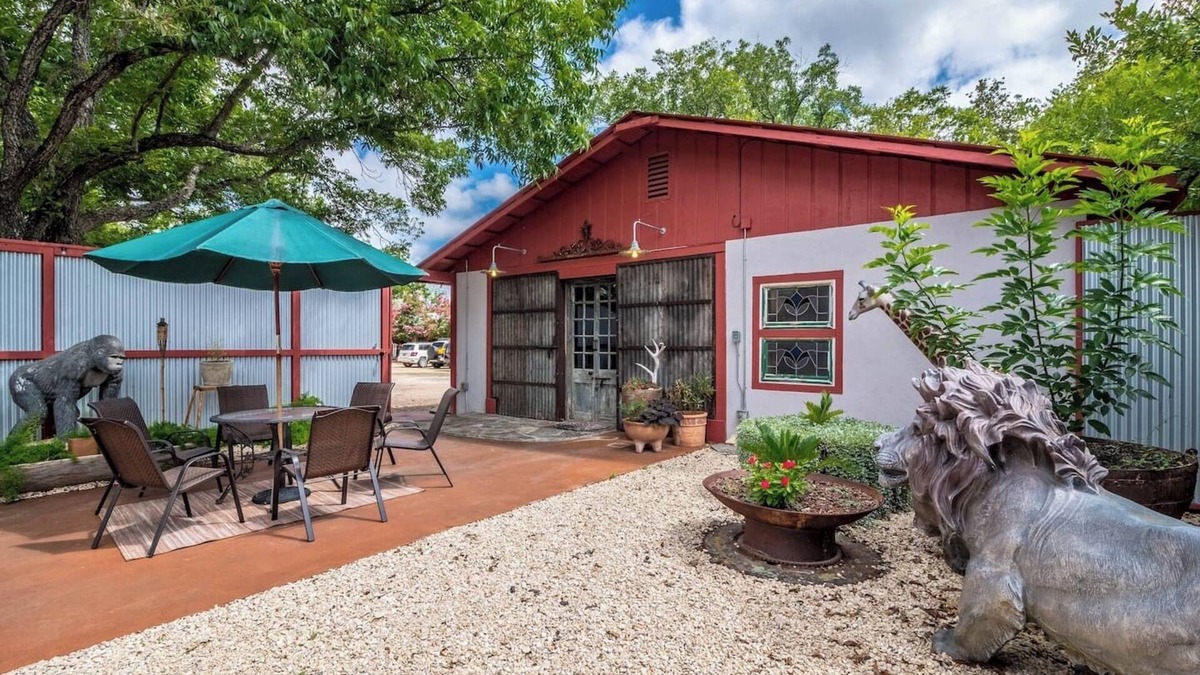 Comfort House | African-Themed Retreat: Kooyah