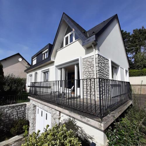 Ault House | AG12 Villa "Les Dix Mouettes" Vue Mer Confort & Moments Inoubliables