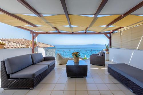 Akrogialion Apartment | AGALI 2 Superior Mezonet front of the sea