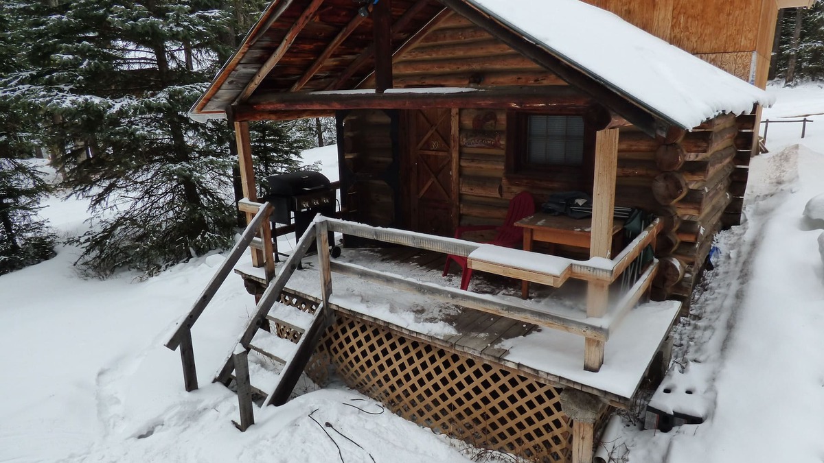 Silver Gate Cabin | Agate's Cabin - A Wolf Crossing Cabin next to Yellowstone National Park