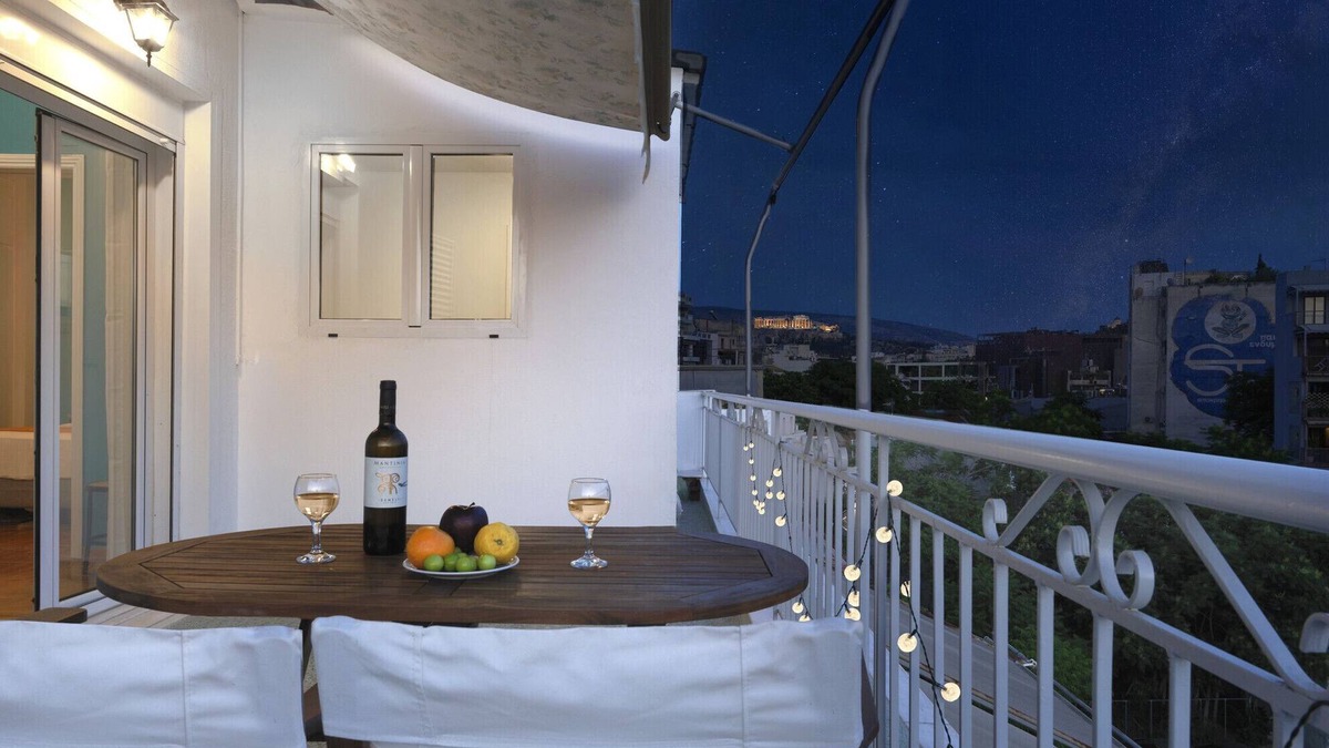 Kerameikos Apartment | AgiouOrous10 · Acropolis view top floor apartmen