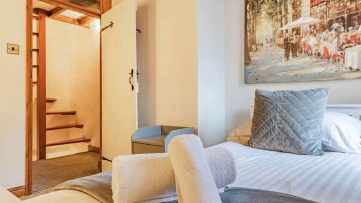 Darley Abbey Apartment | Agniti Cottage quaint historical cottage in Darley Abbey
