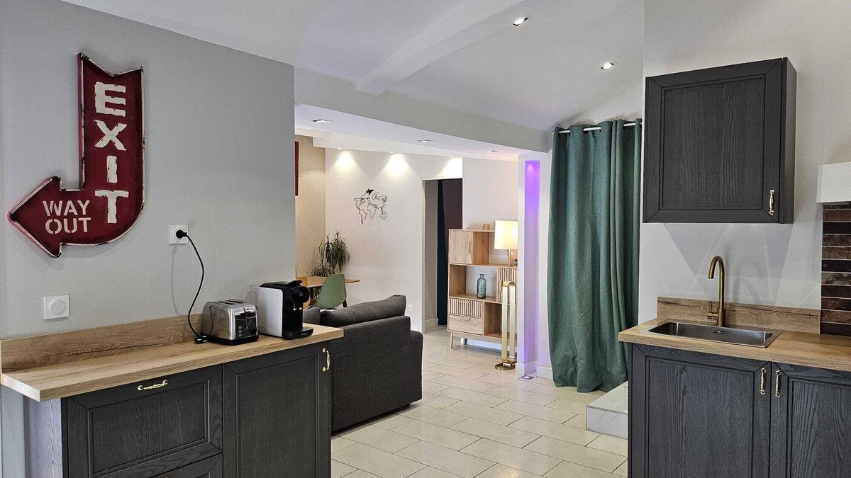 Saint-Victoret House | Agréable Logement Avec Terrasse