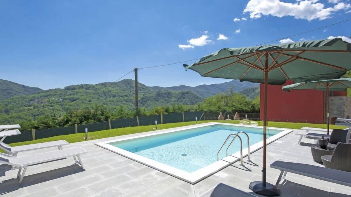 Tresana House | Agr. Castello della Mugazzena by Interhome