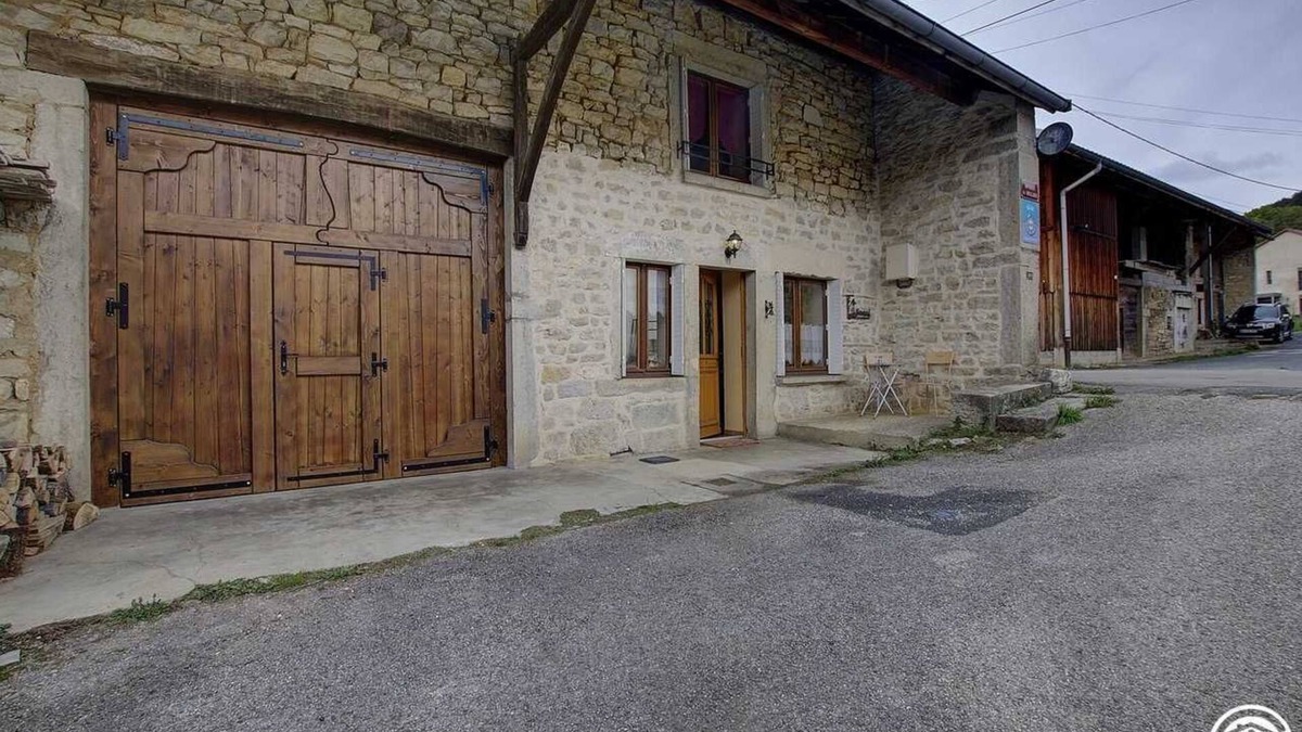 Evosges House | Agreable Spacieux Reposant Simple Pratique Confortable Accueillant Terrain Attenant