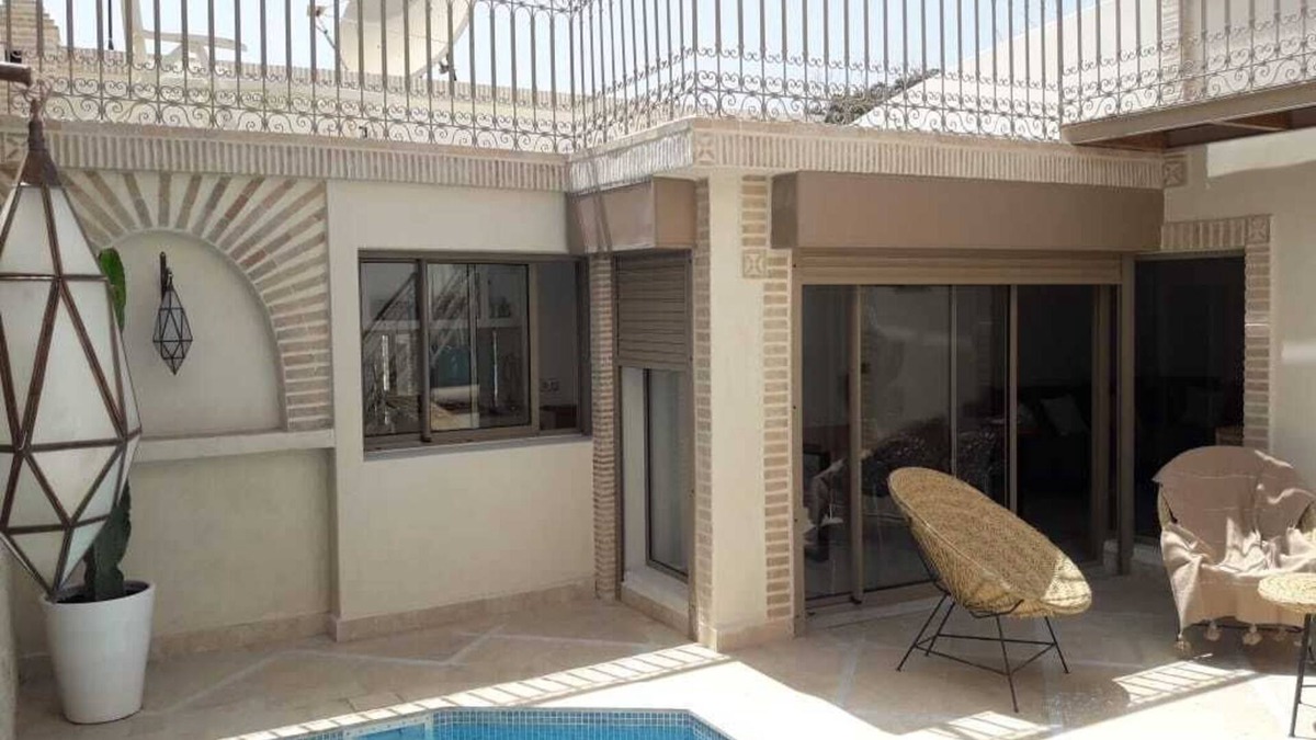 Swiss City Villa | Agreable Villa Avec Piscine Quartier Residentiel Proche Centre