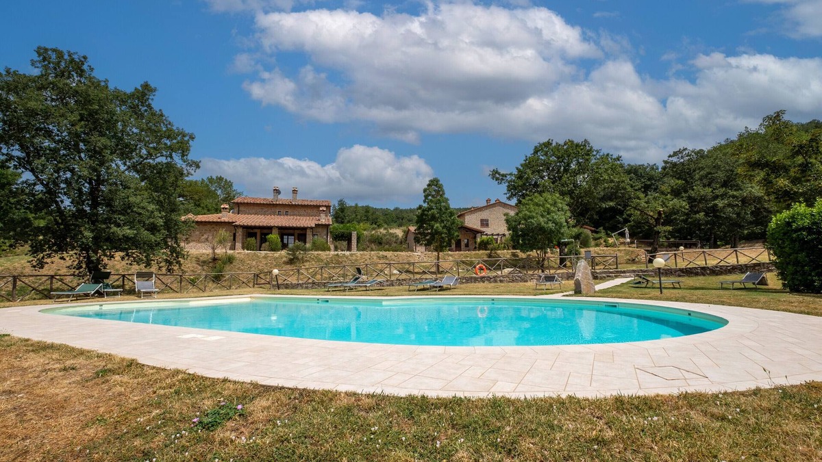 Roccalbegna House | Agriturismo Ginepro Poderone with Garden, Shared Pool & Wi-Fi