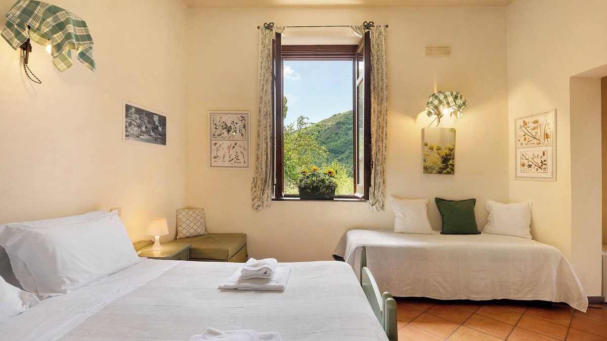 Fisciano Apartment | Agriturismo 'Quadruple Room with Garden View' with Mountain View and Air Conditioning