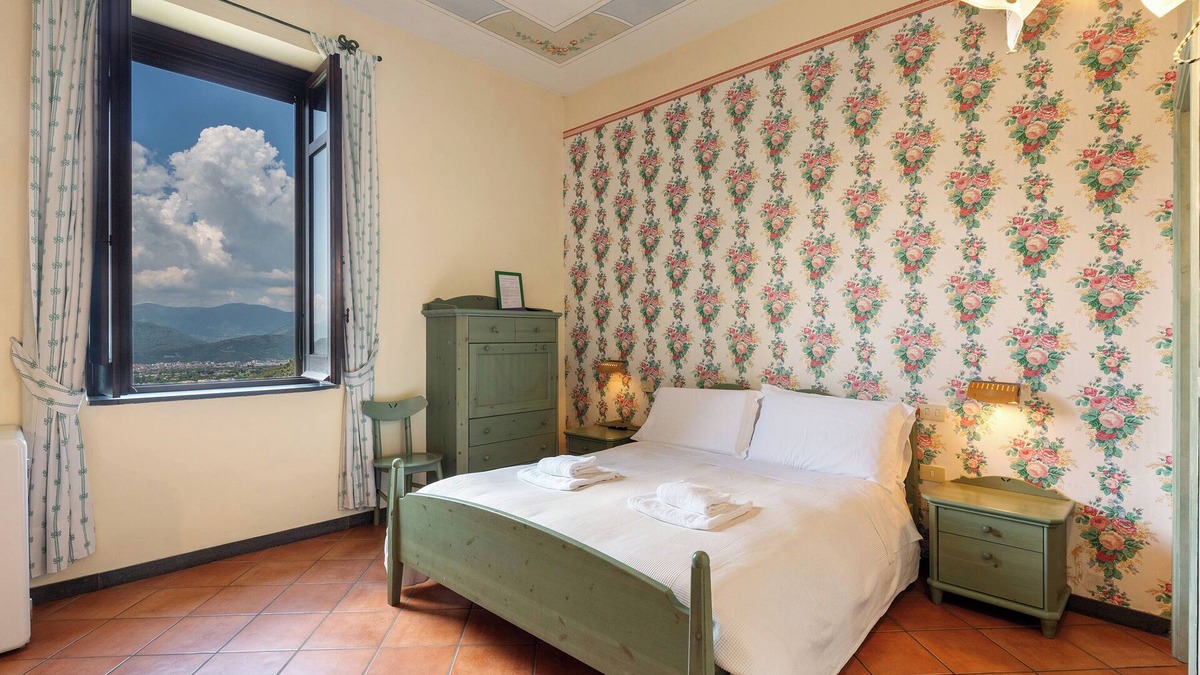 Fisciano Apartment | Agriturismo 'Quadruple Room With View of Vesuvius' with Mountain View, Shared Pool and Wi-Fi