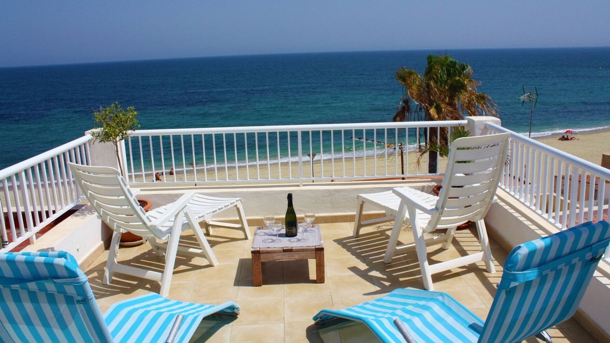 Aguilas House | AguilasBeachhouse -Seaview- Mountains-Castle-2Terraces -Air-con-Parking-Wifi1GB