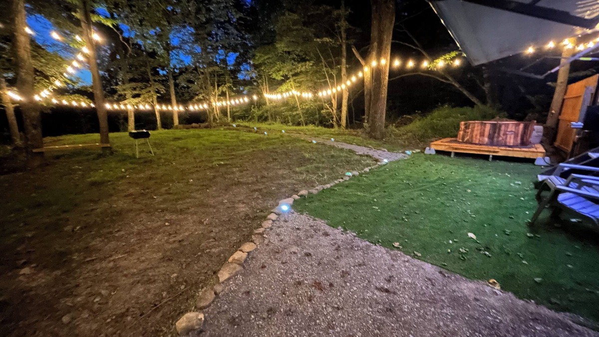 Buckhannon House | “Ah Private Hideout” with AC and Hot Tub in Buckhannon - 4 beds for a cozy stay