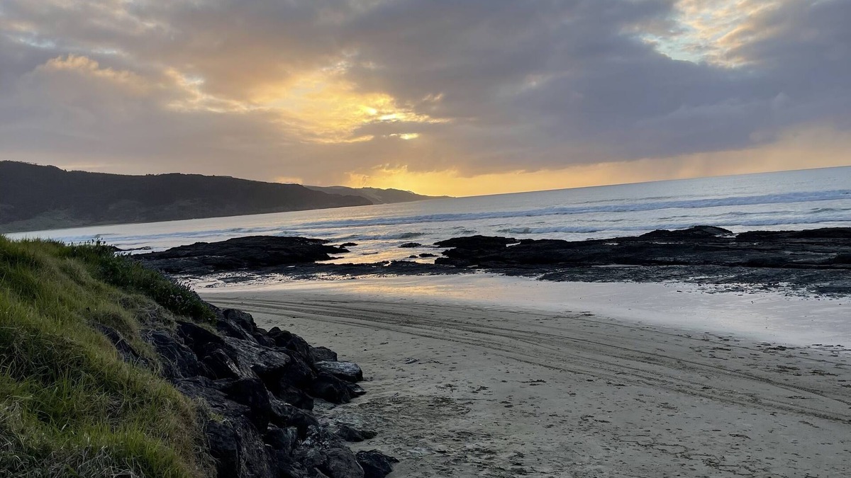 Ahipara Apartment | Ahipara beach front downstairs studio unit