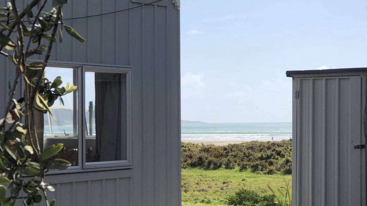 Ahipara House | AHIPARA SURF BACH !