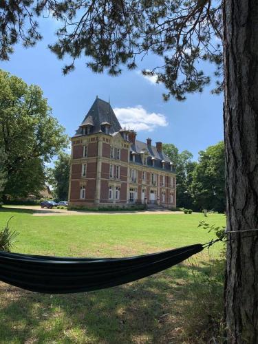 La Chapelle-du-Bois-des-Faulx Villa | Aile Château La Chapelle du Bois des Faulx