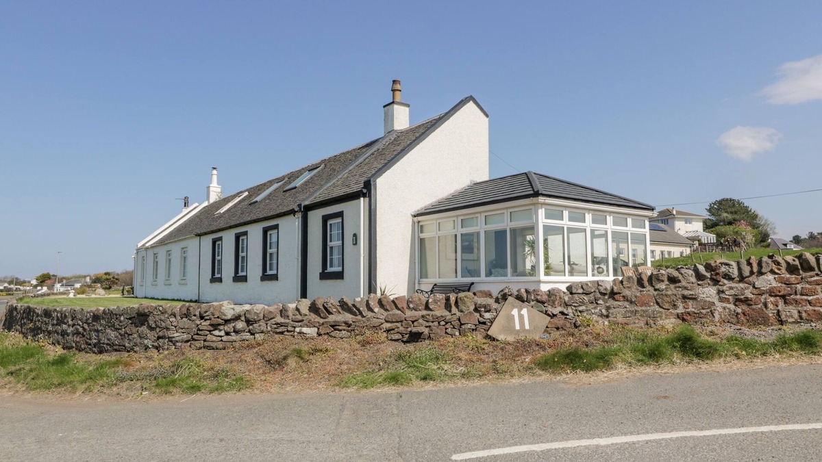 Turnberry Cottage | AILSA SHORES, pet friendly, country holiday cottage in Turnberry