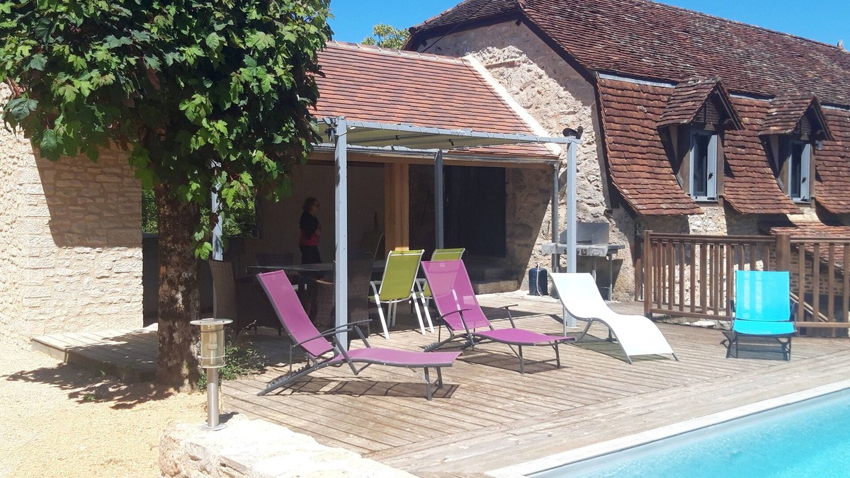 Saint-Medard-de-Presque Villa | Air-conditioned Quercy cottage with heated pool and jacuzzi.