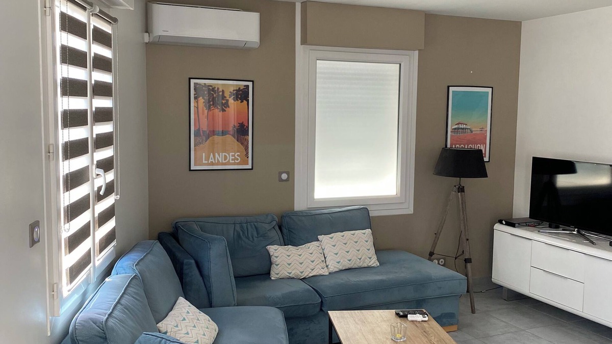 Quartier de l'Hippodrome House | Air-conditioned house 50m² with terrace, parking - 7 min shops and 10 min beach.