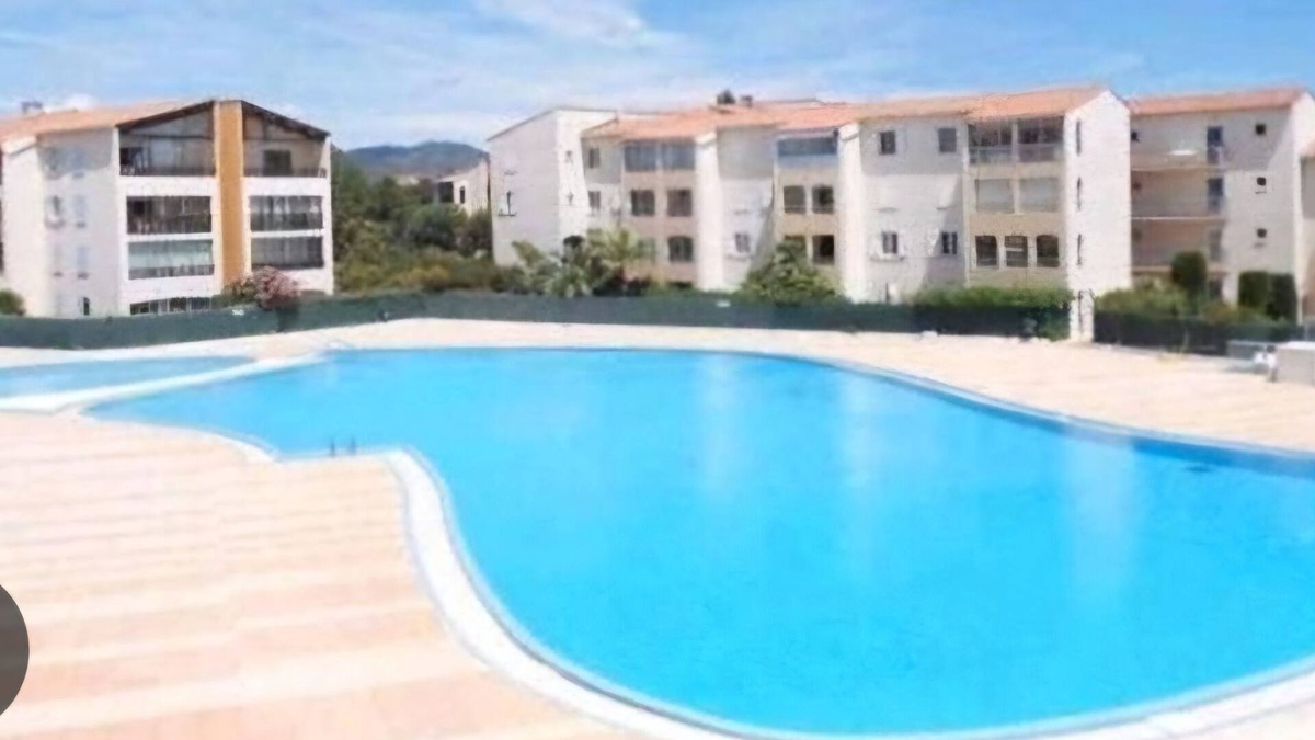 Frejus Condo | Air-conditioned 2-room apartment with swimming pool and tennis court