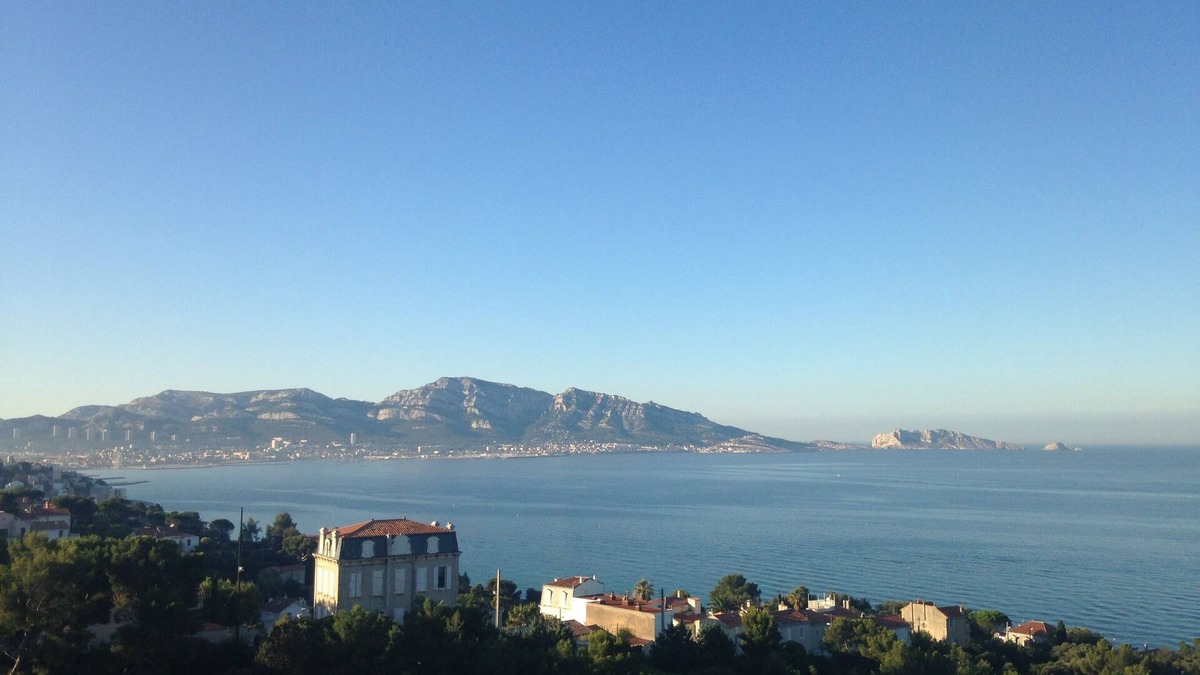 7th Arrondissement Apartment | Air-conditioned apartment with exceptional sea view
