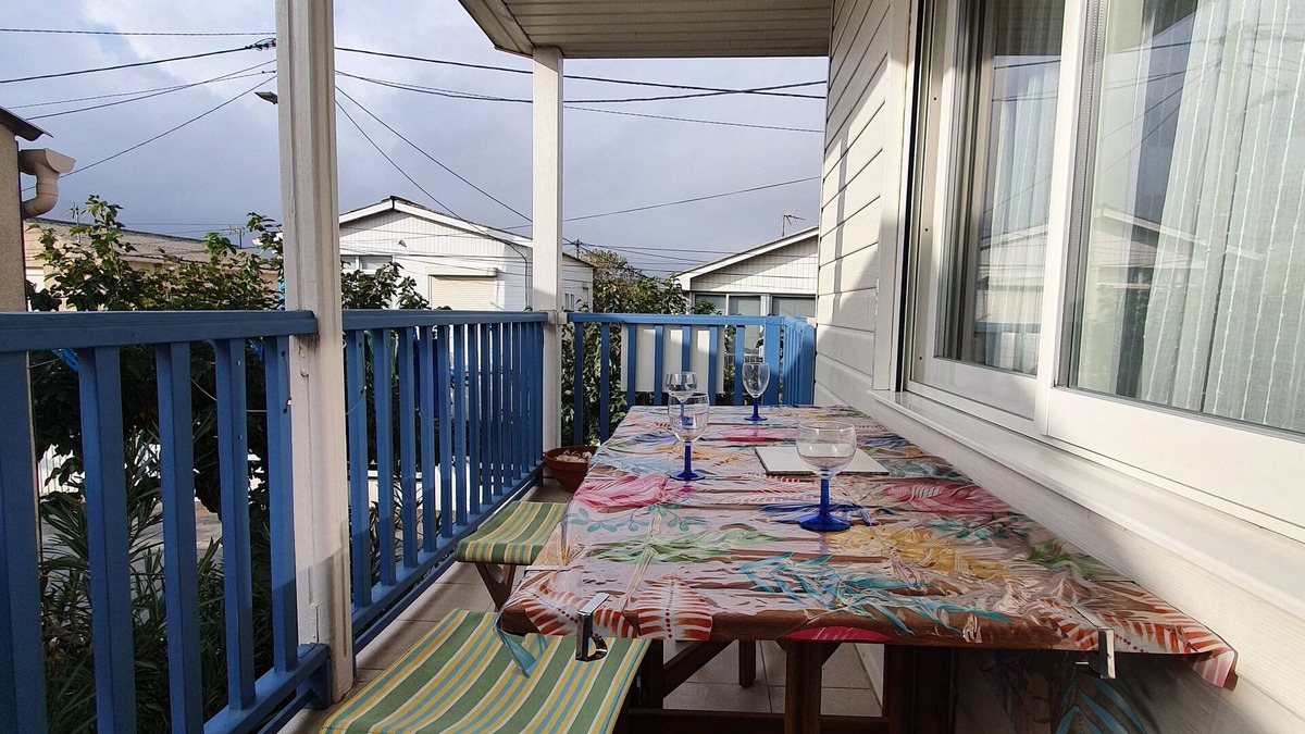 Gruissan Apartment | Air-conditioned apartment on the first floor of a chalet 200m from the beach