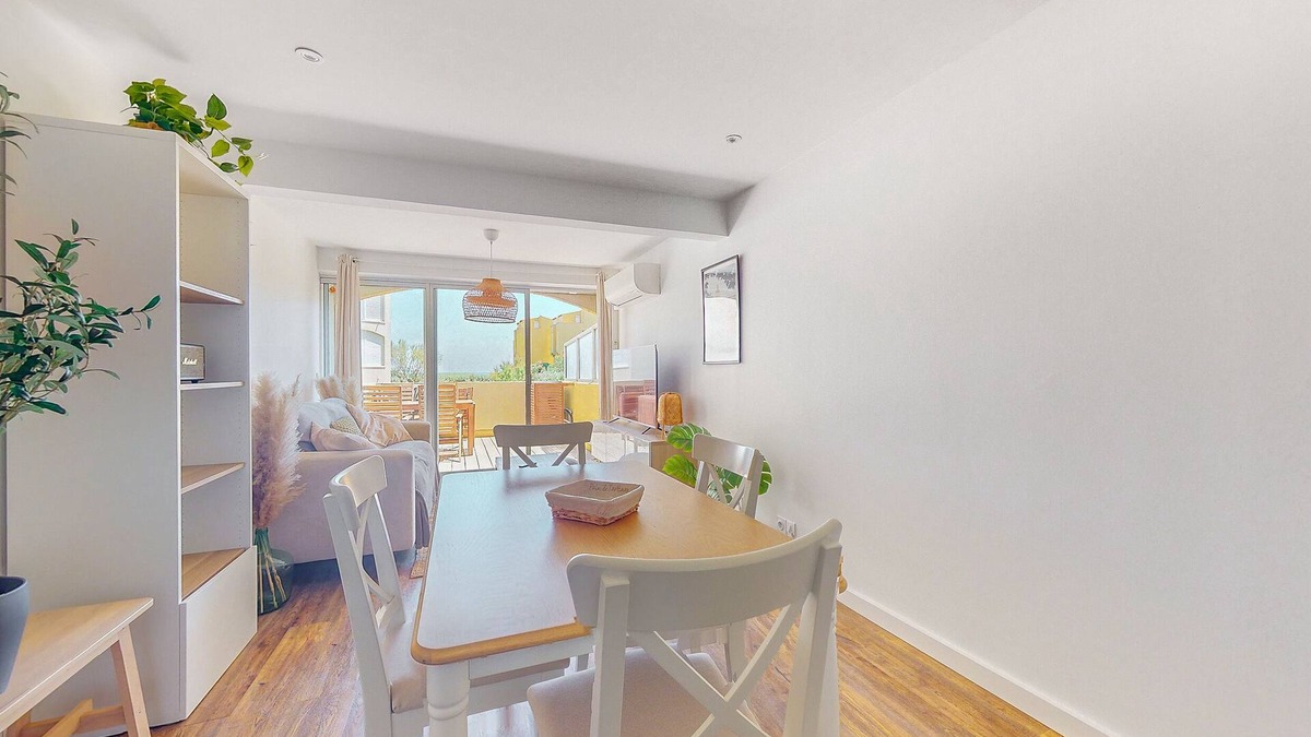 Port Leucate Apartment | Air-conditioned apartment with terrace, 5 minutes from the beach.