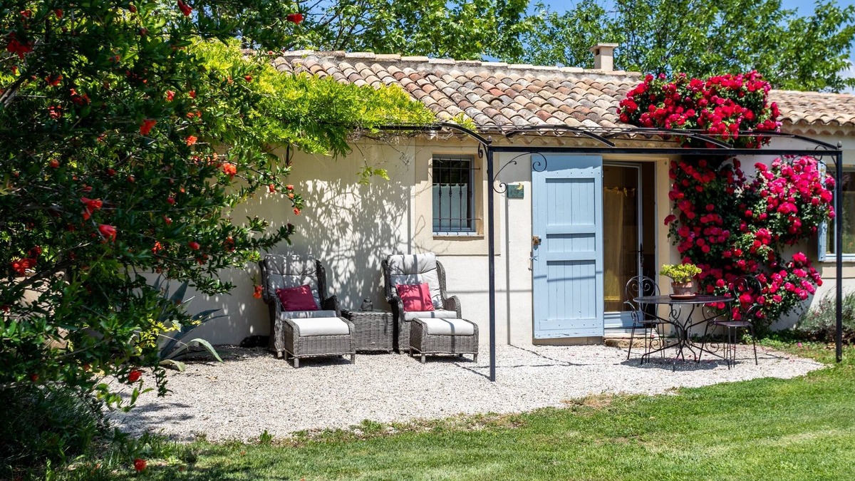 Grans Bed & Breakfast | Air-conditioned B&B Provence Quiet Countryside Swimming pool Private SPA