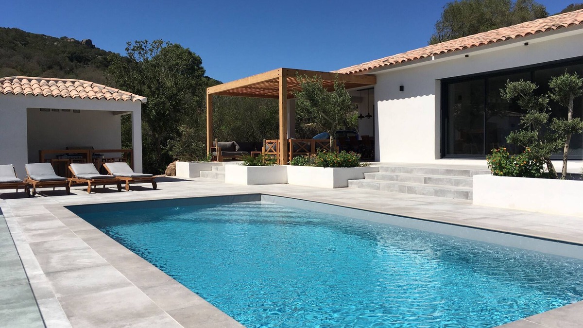 Santa Giulia Villa | Air-conditioned Bonifacio villa with swimming pool