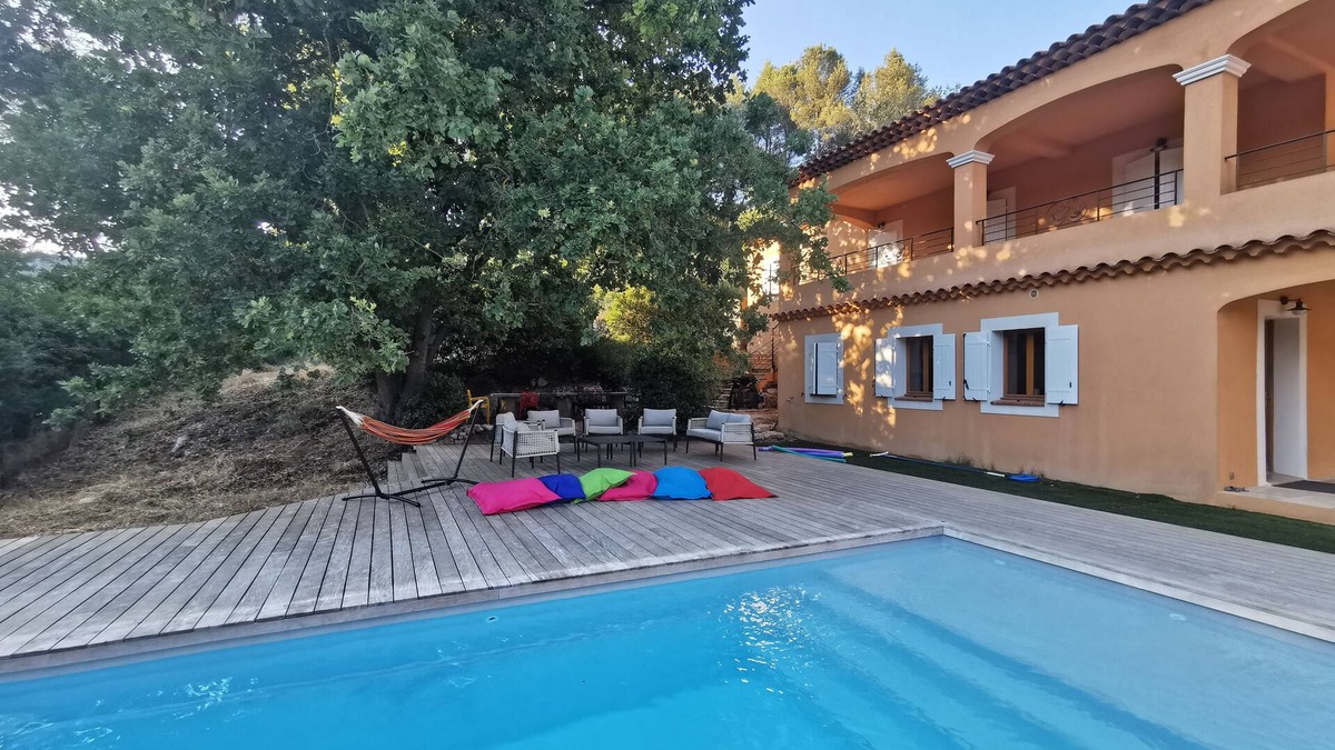 Cuges-les-Pins House | Air-conditioned Provencal villa for peaceful vacations with family or friends