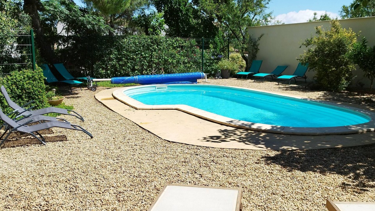Lespignan House | Air-conditioned Maison de Maitre 13 km from beaches, gardens, secure swimming pool, games.