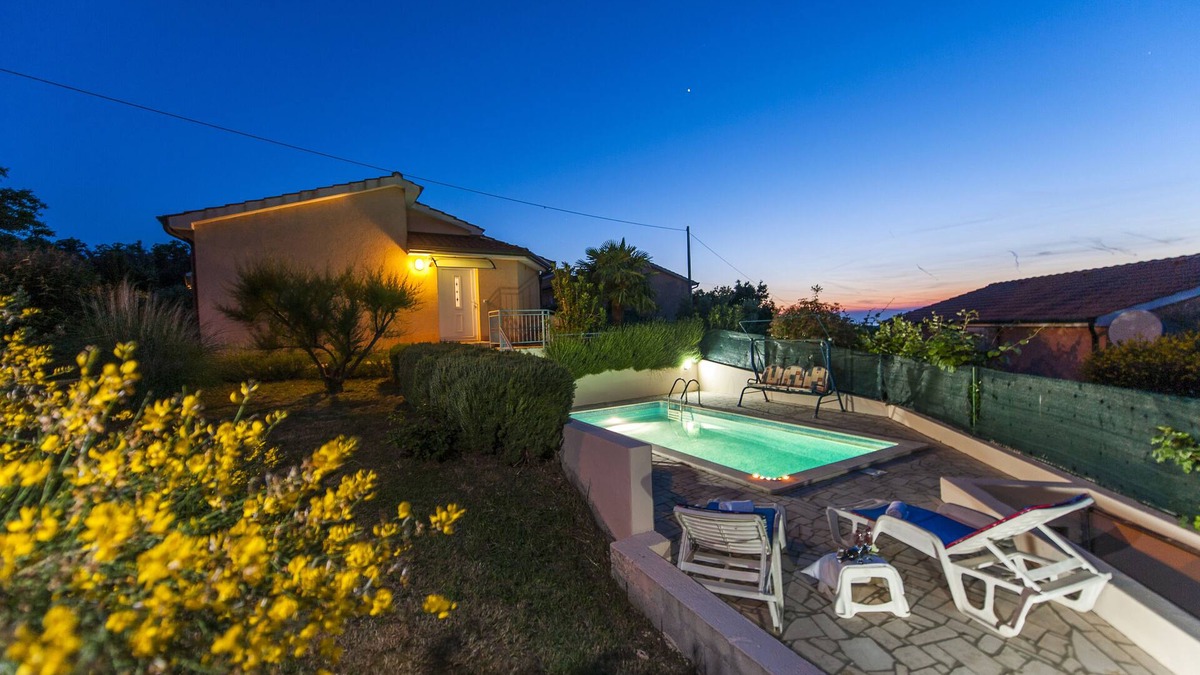 Montizana Villa | Air Conditioned Private Villa with Private Pool and Panoramic Views