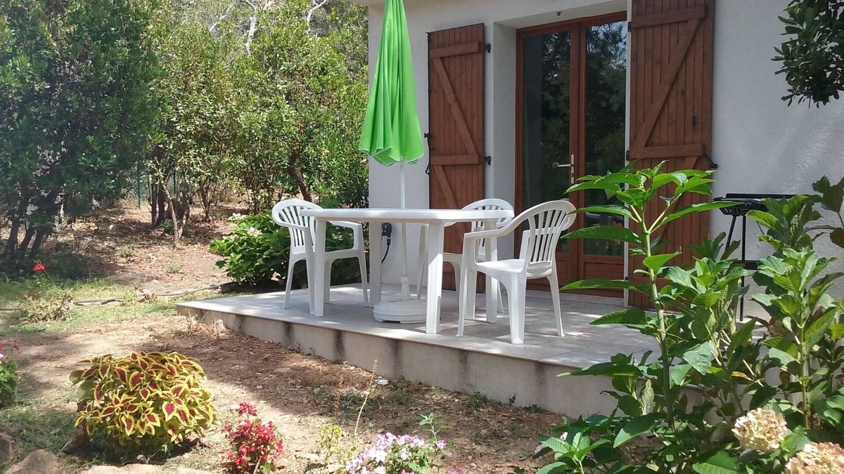 Porto-Vecchio Villa | Air-conditioned studio 700m from PALOMBAGGIA beach