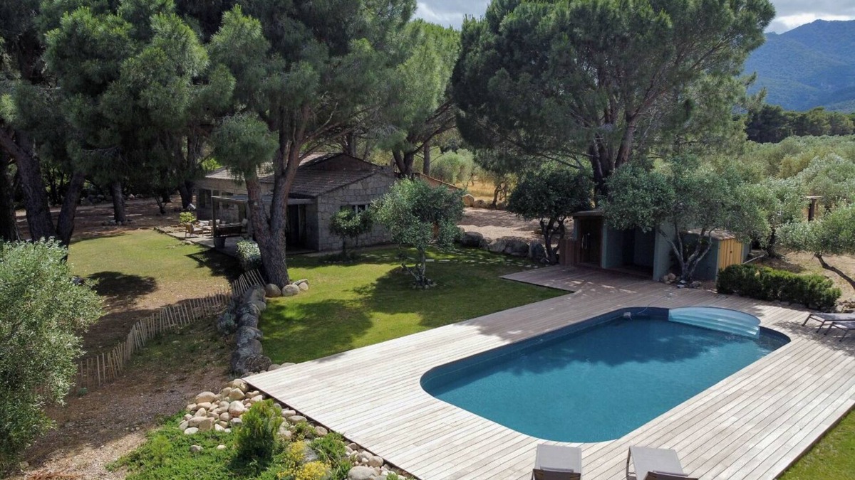 Porto-Vecchio House | Air-conditioned stone villa with heated swimming pool + town center parking space