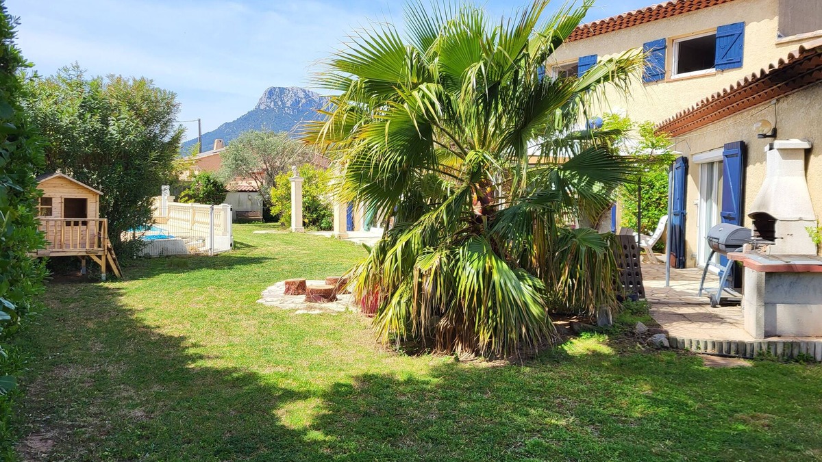 La Farlede House | Air-conditioned villa with private pool 10km from the beach