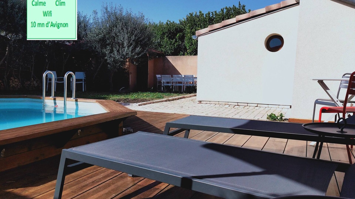 Le Pontet Villa | Air-conditioned villa with garden and pool near Avignon