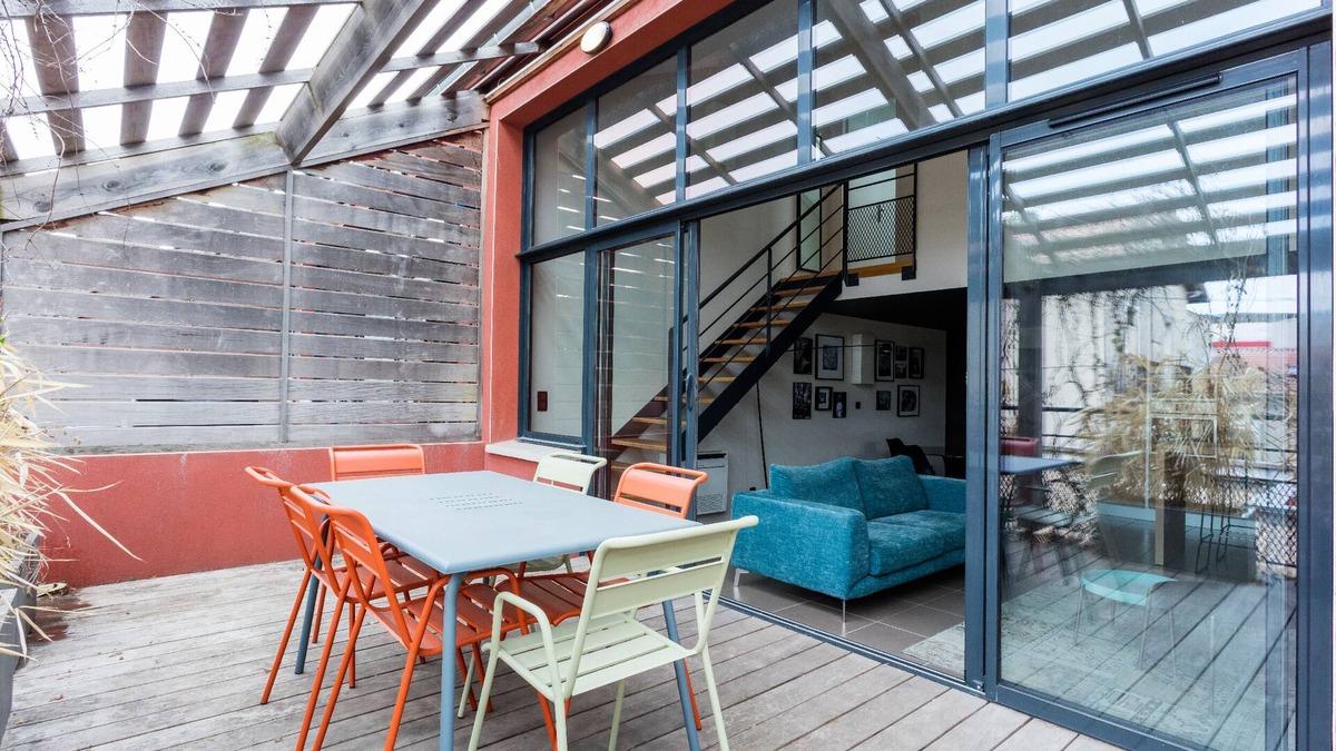 Aiguerelles Apartment | Air conditioning terrace/AC parking New town hall