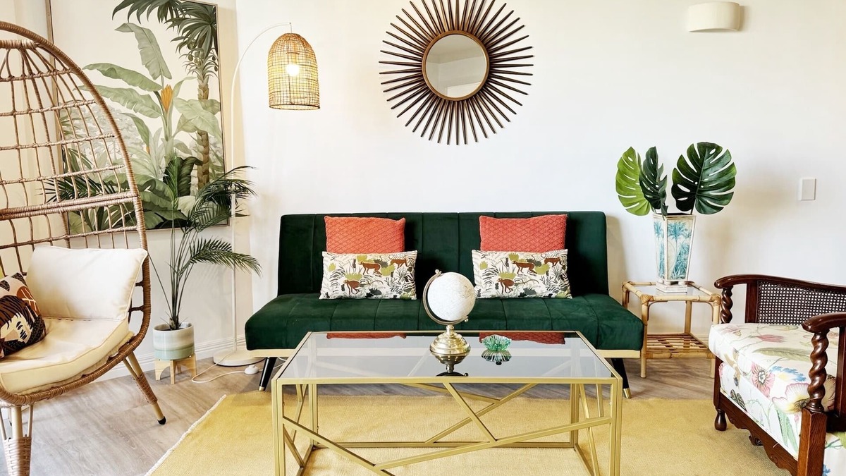 Newton Apartment | *Aircon, park views, outdoor pool, S King Bed !*