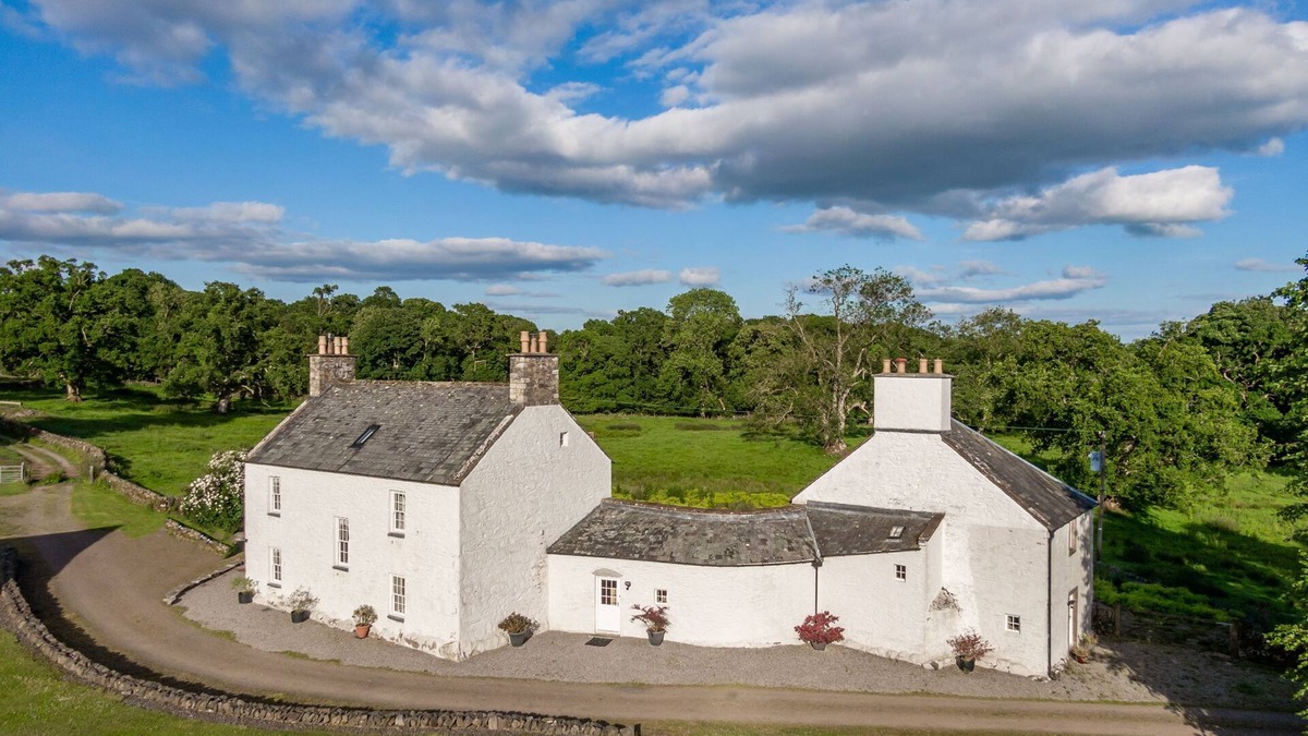 Castle Douglas Cottage | Airds of Kells House - a house that sleeps 8 guests in 4 bedrooms