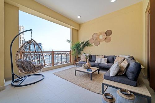 Palm Jumeirah Apartment | AirDXB - Stylish Relaxing 3-Bedroom Apartment Perfect for Family in Palm Jumeirah